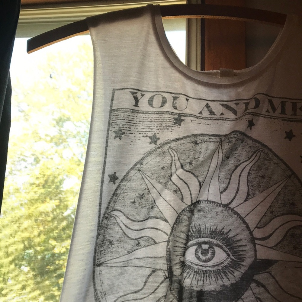 Garage Sun and Moon Tank - Picture 3 of 3